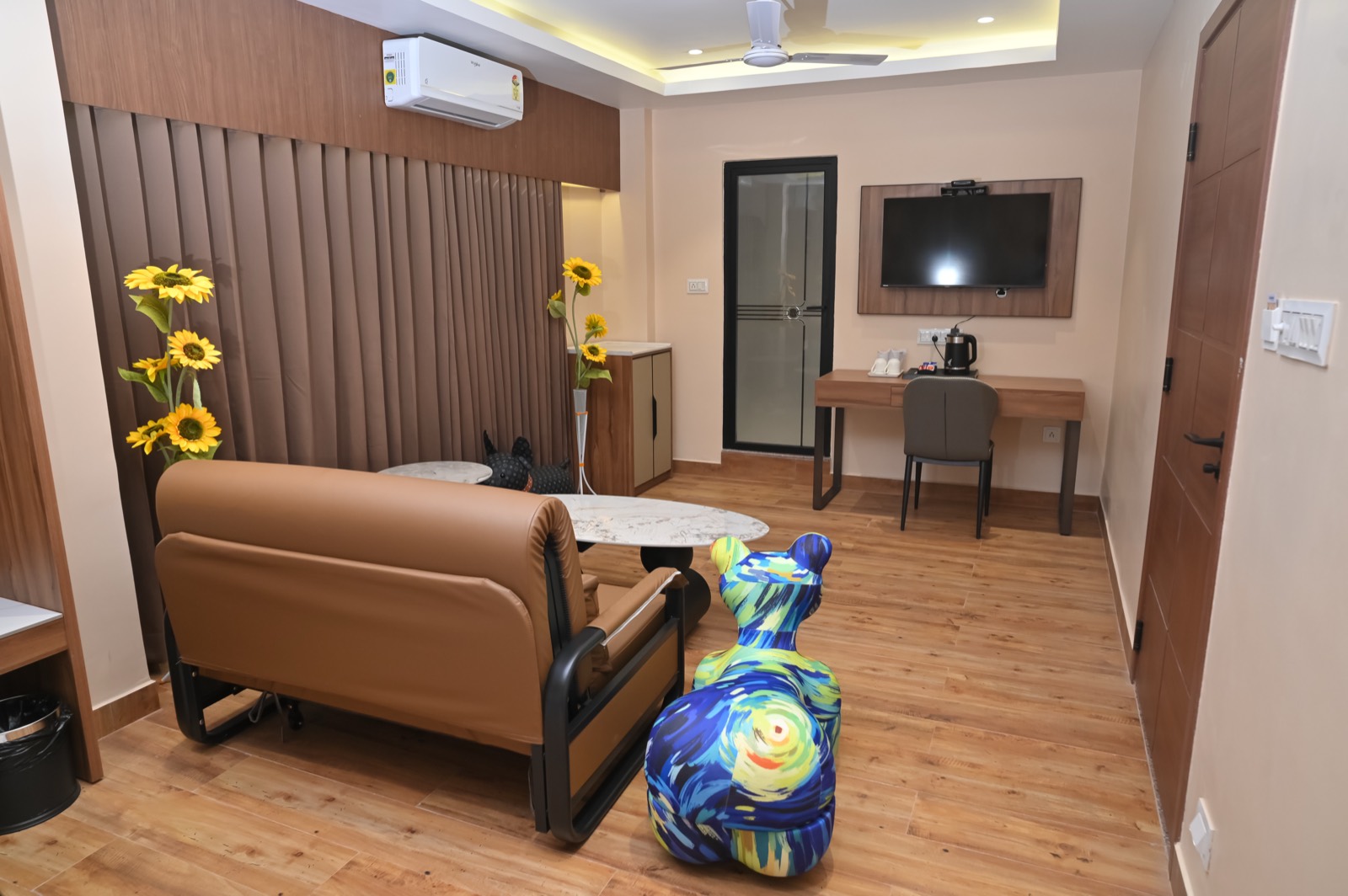Living area of the Uptown Suite